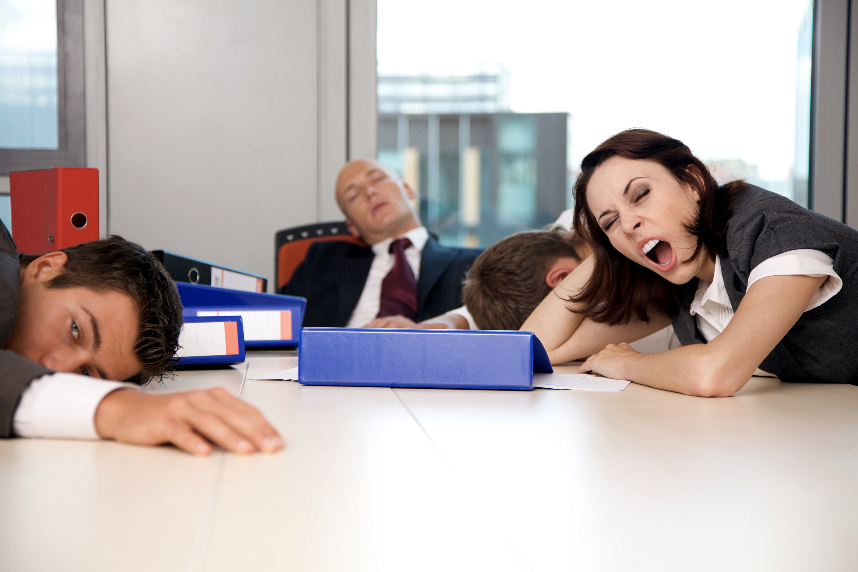 mantenerse despierto en la jornada laboral, no dormir en la jornada laboral