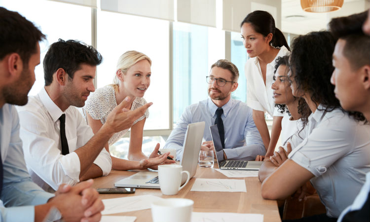 7 claves para organizar una reunión laboral productiva